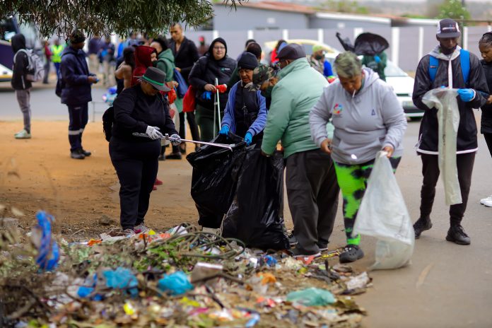 Cinderella Dam cleanup brings the community together for World Clean Up Day